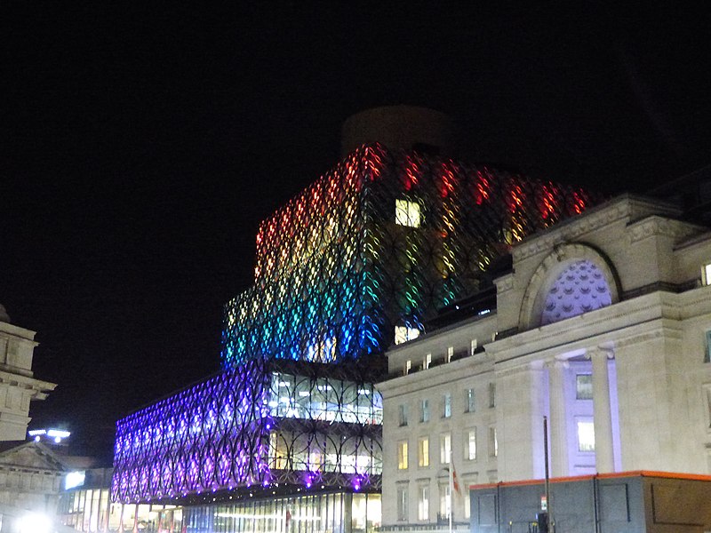 The Library of Birmingham was lit into different colours to celebrate the winning of the 2022 Commonwealth Games - CC BY-SA
